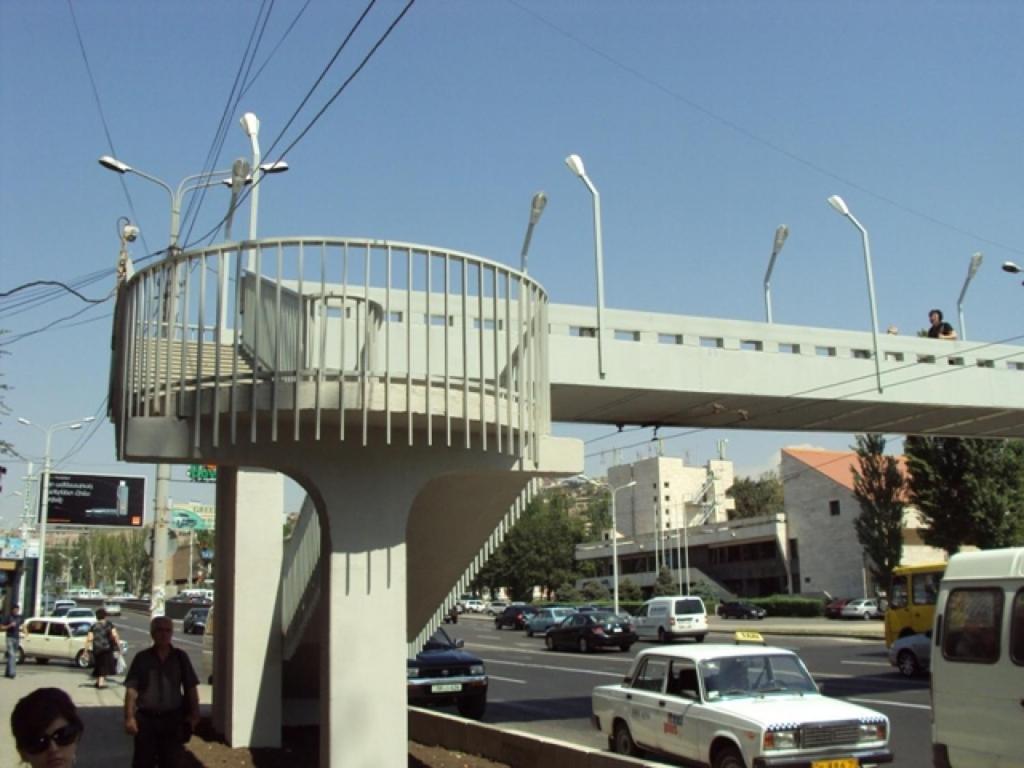 Sunny Apartment In The Center Yerevan Exterior photo