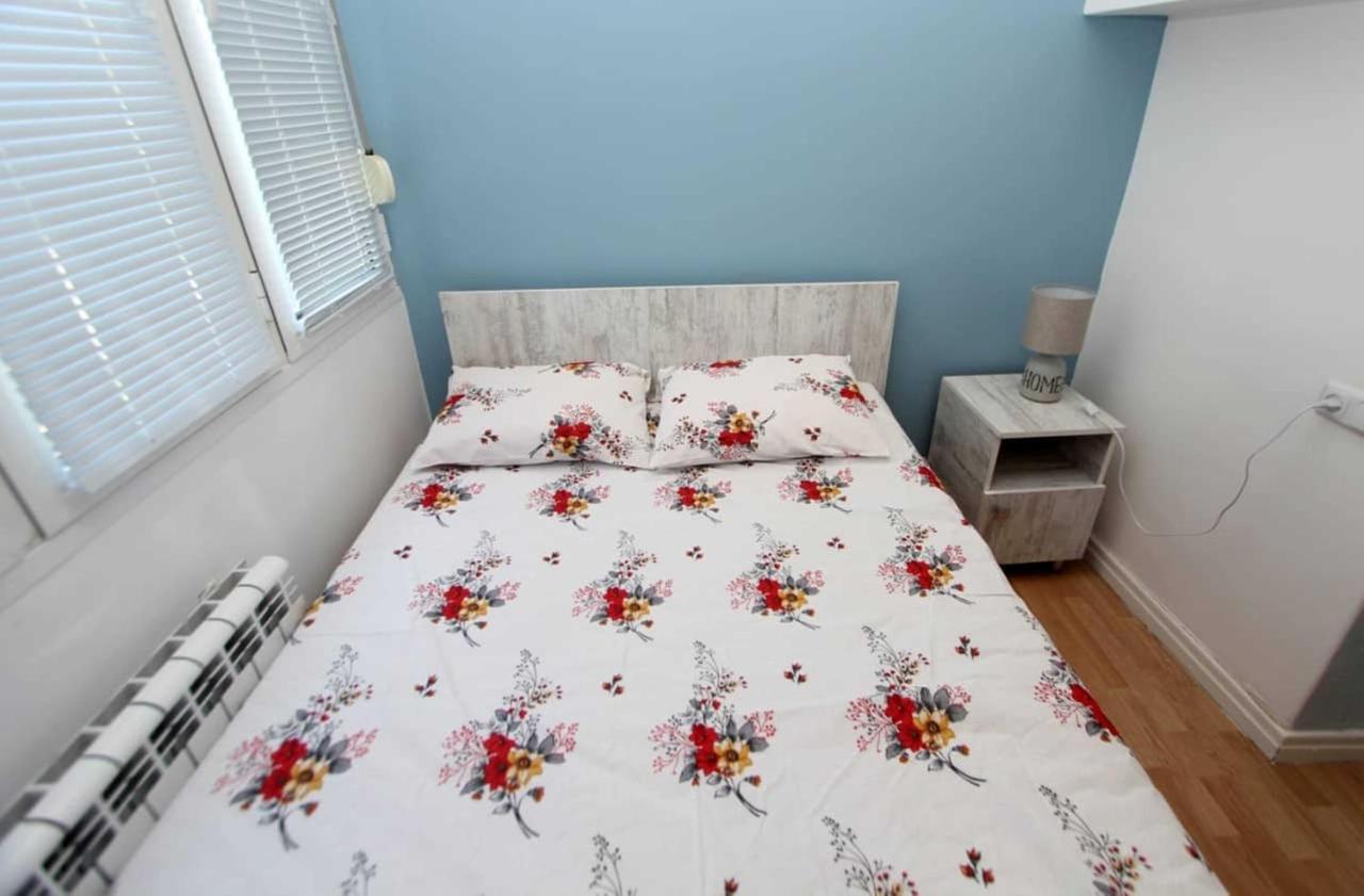 Sunny Apartment In The Center Yerevan Exterior photo